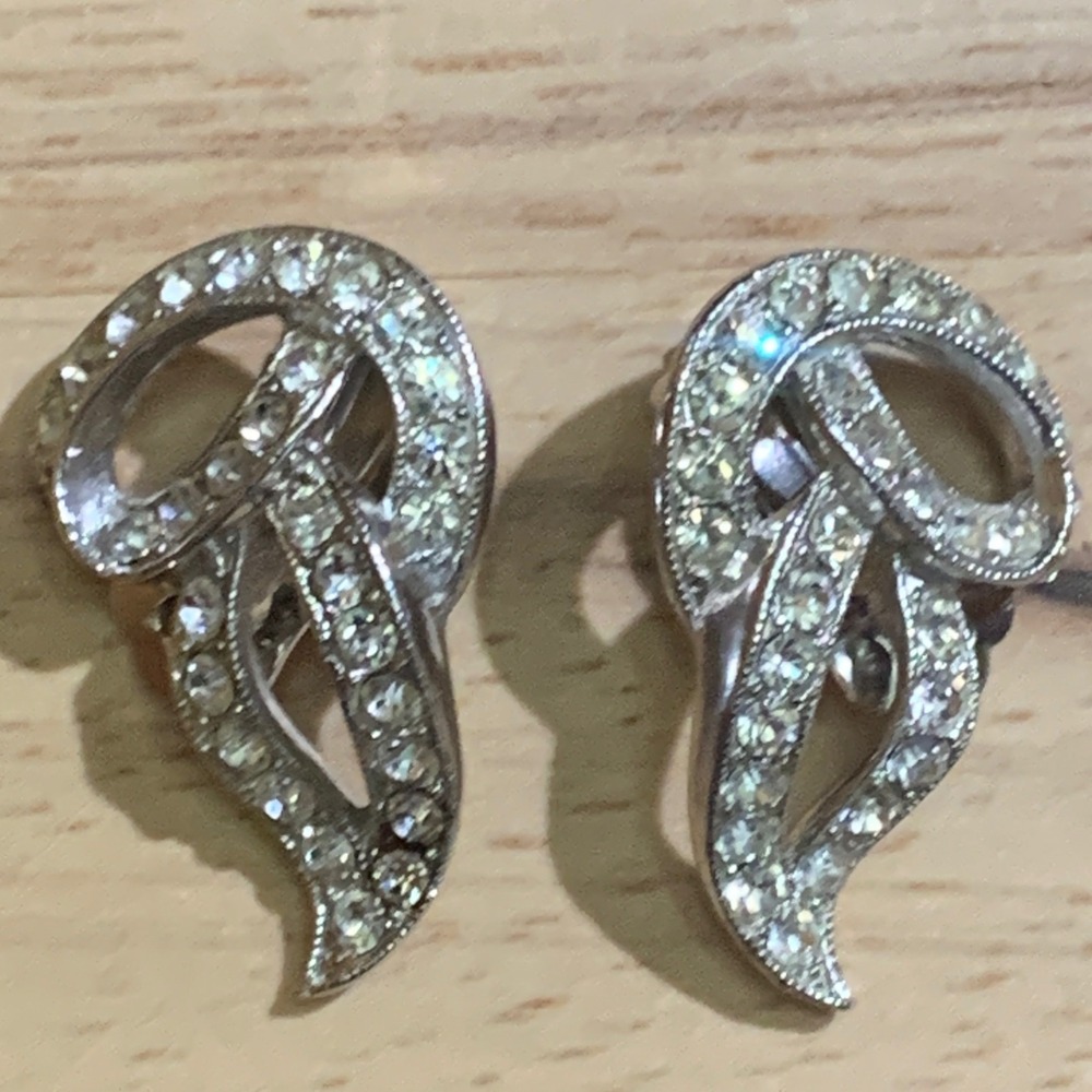 Trifari Clip On Earrings Women OS Silver Tone Rhinestone Swirl Vintage Glamour